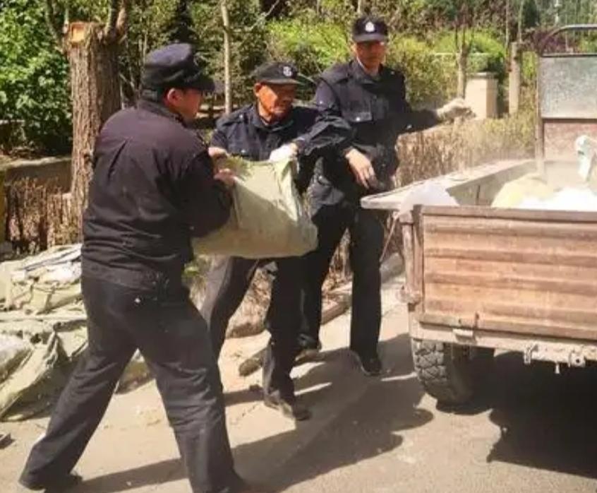 保安工作只能称之为“泥饭碗”，意思就是随时随地都会碎了。当保安不像公务员的铁饭碗