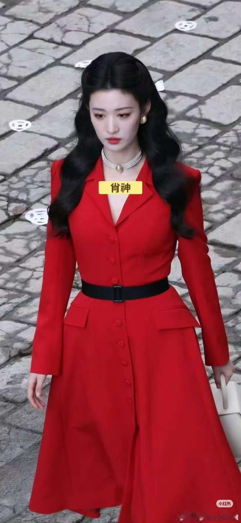 王楚然红裙造型王楚然这一秒过火红裙造型王楚然红裙造型，好美，[大笑][大笑]​