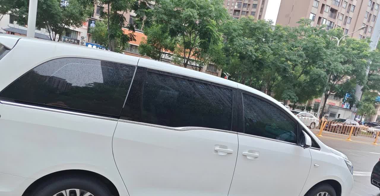 我的车子终于提了，我觉得在MPV中别克GL8，我买的这一款陆上公务舱48伏轻混是