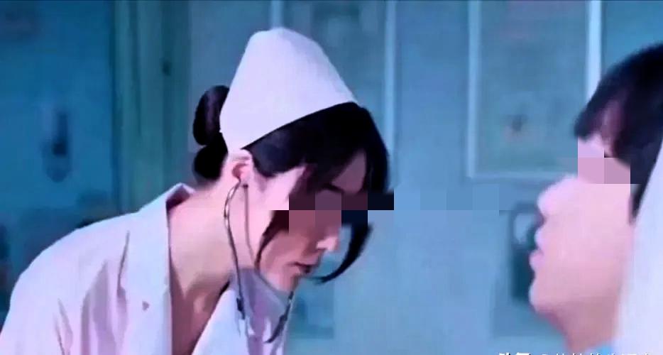 一个男大学生每个月去捐精三次，觉得既能帮助别人，又能挣点生活费，某天，长期对接他