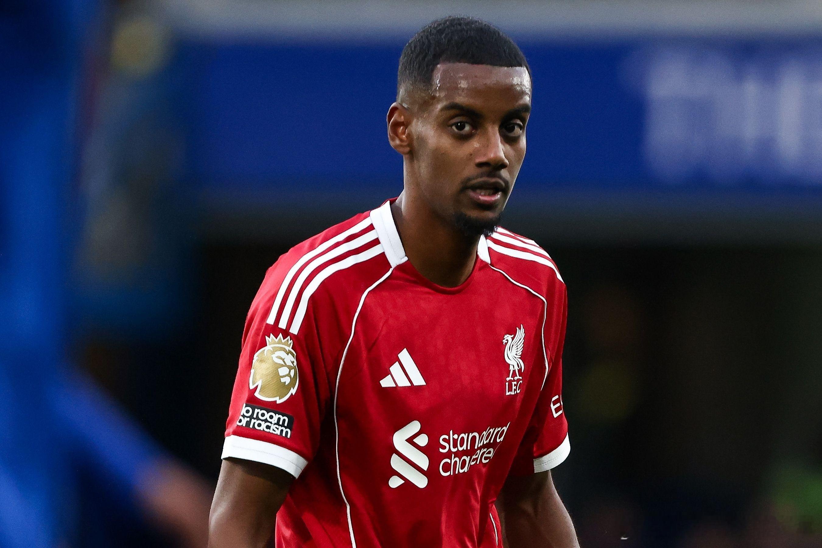 太阳报：利物浦前锋伊萨克在遭遇死亡威胁后，花费三万英镑购入一只经专业训练的杜宾犬