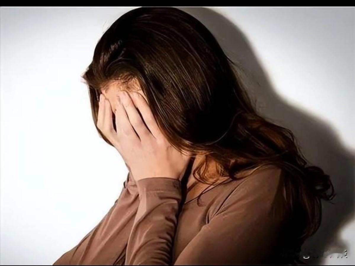 上海，一男子从浙江跑来约女子见面，俩人迫不及待发生关系，突然男子起了歹心，勒住