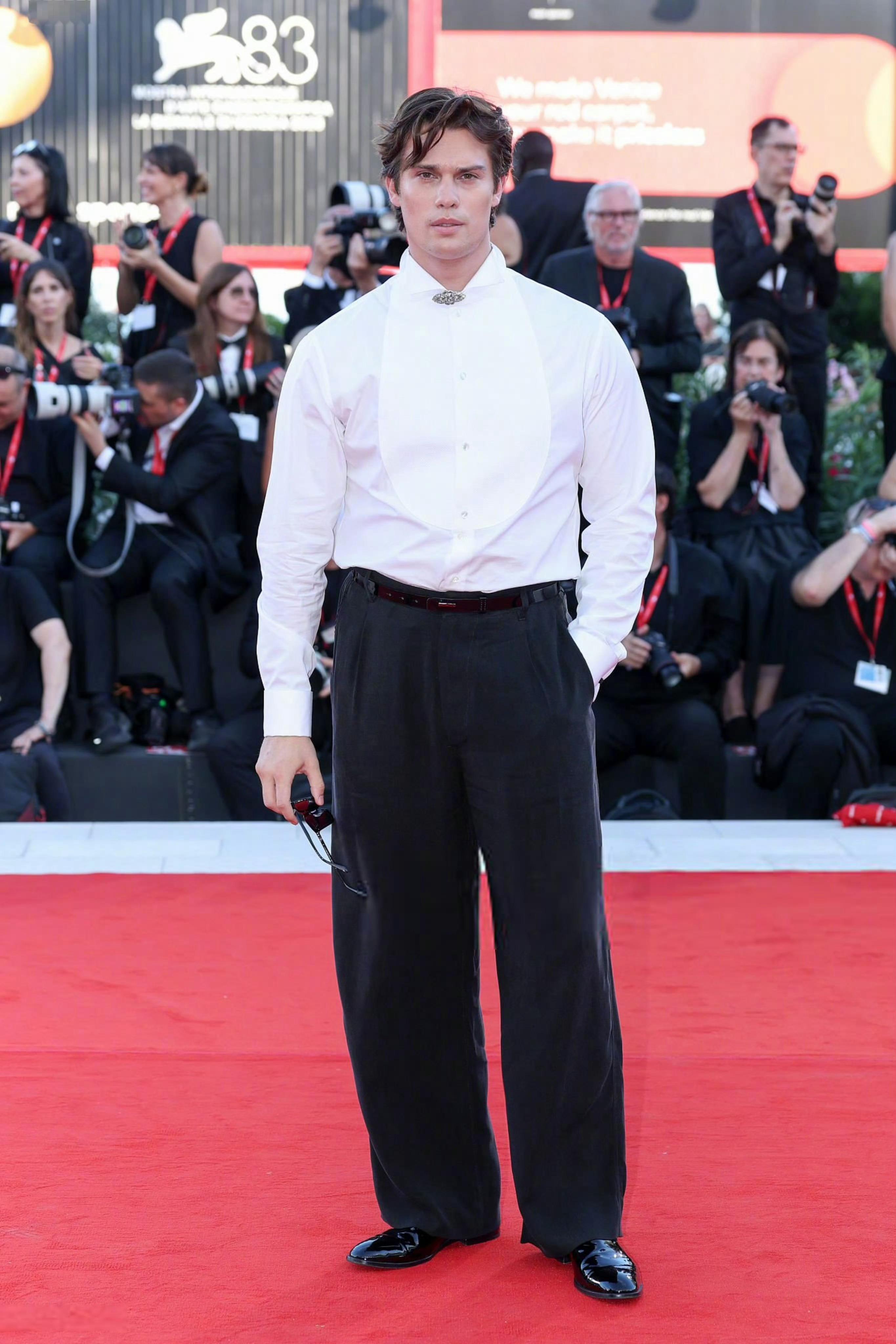 第83届威尼斯电影节开幕红毯明星Look✨GeorgeClooney、Ale