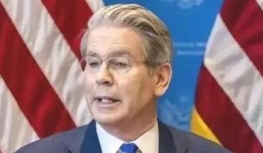 美国财政部长贝森特曾公开宣称，全球无法承受，一个贸易顺差高达一万亿美元的中国！