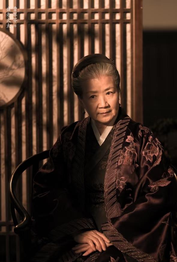 看《知否》时，不少人都纳闷：卫小娘和明兰开头过得那么惨，祖母为啥不伸手帮一把，哪