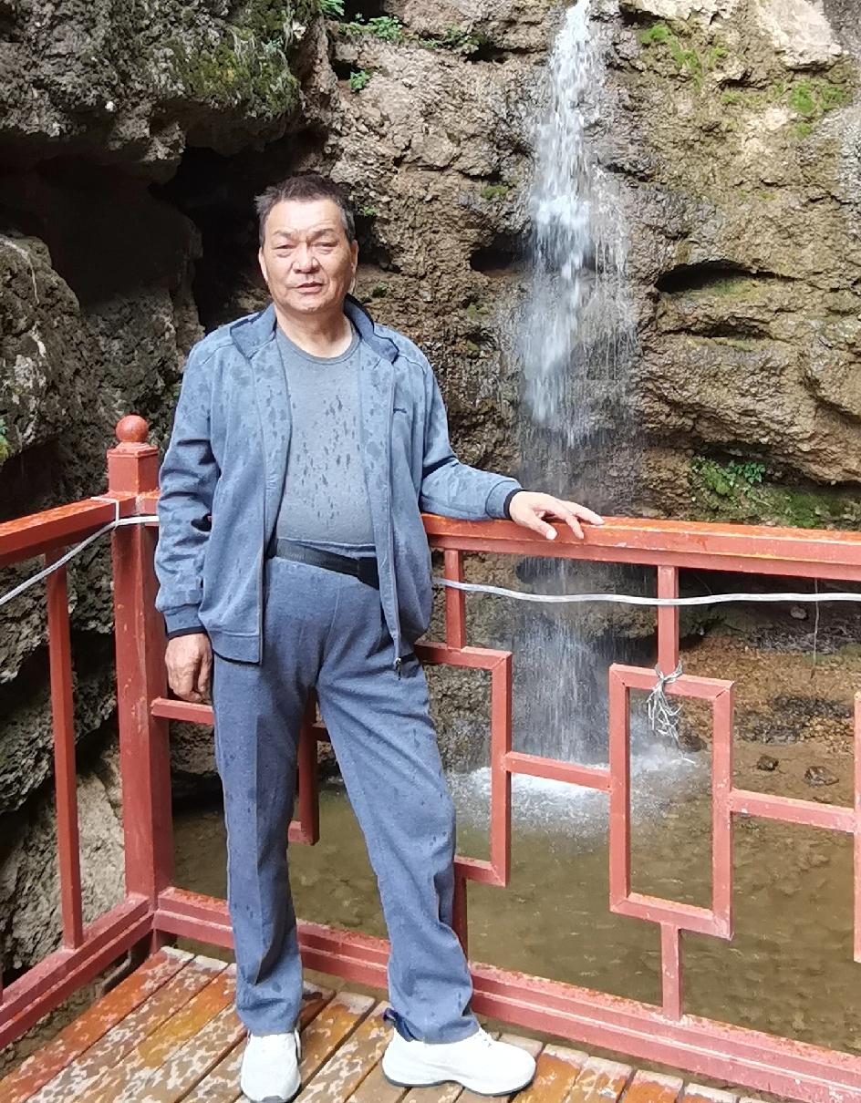 老年人养生真相：三分锻炼，七分静养，别再盲目运动了！最近，一位70岁大爷每天暴