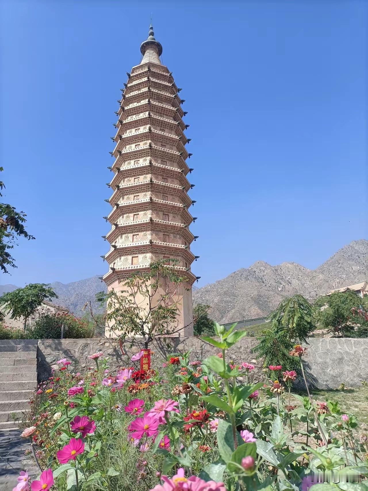 人过半百十五悟，中年最好的活法1、静，半生奔波归于静，不追浮华不凑热闹。不