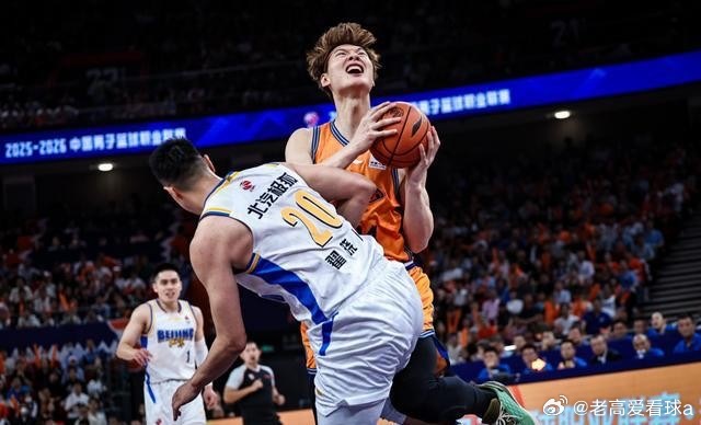 上海男篮3比1北京男篮🏀CBA半决赛战罢，上海男篮以3-1击败北京首钢，晋级