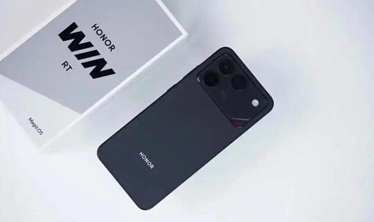 2294元血赚！荣耀WINRT：10000mAh+主动散热，手游党/户外党狂喜