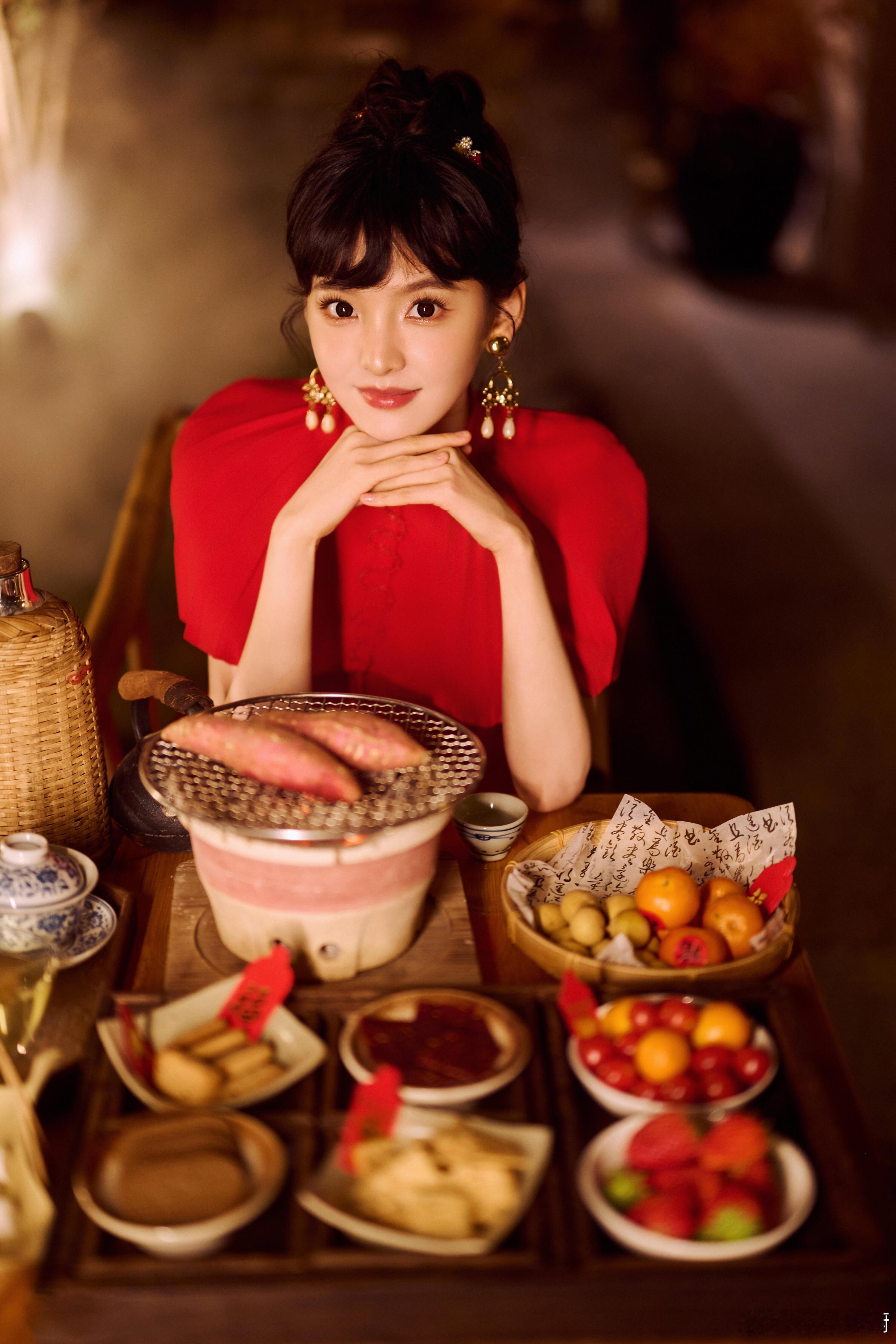 章若楠马年春晚造型大片~好美好可爱！