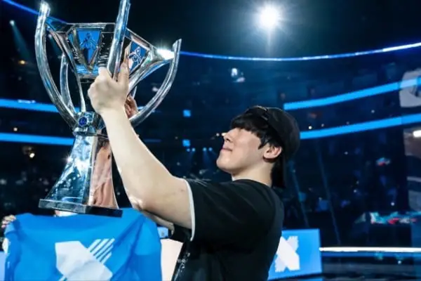 [韩网翻译]Zeka：不能因为夺得一次冠军就骄傲自满，会争取更多的冠军