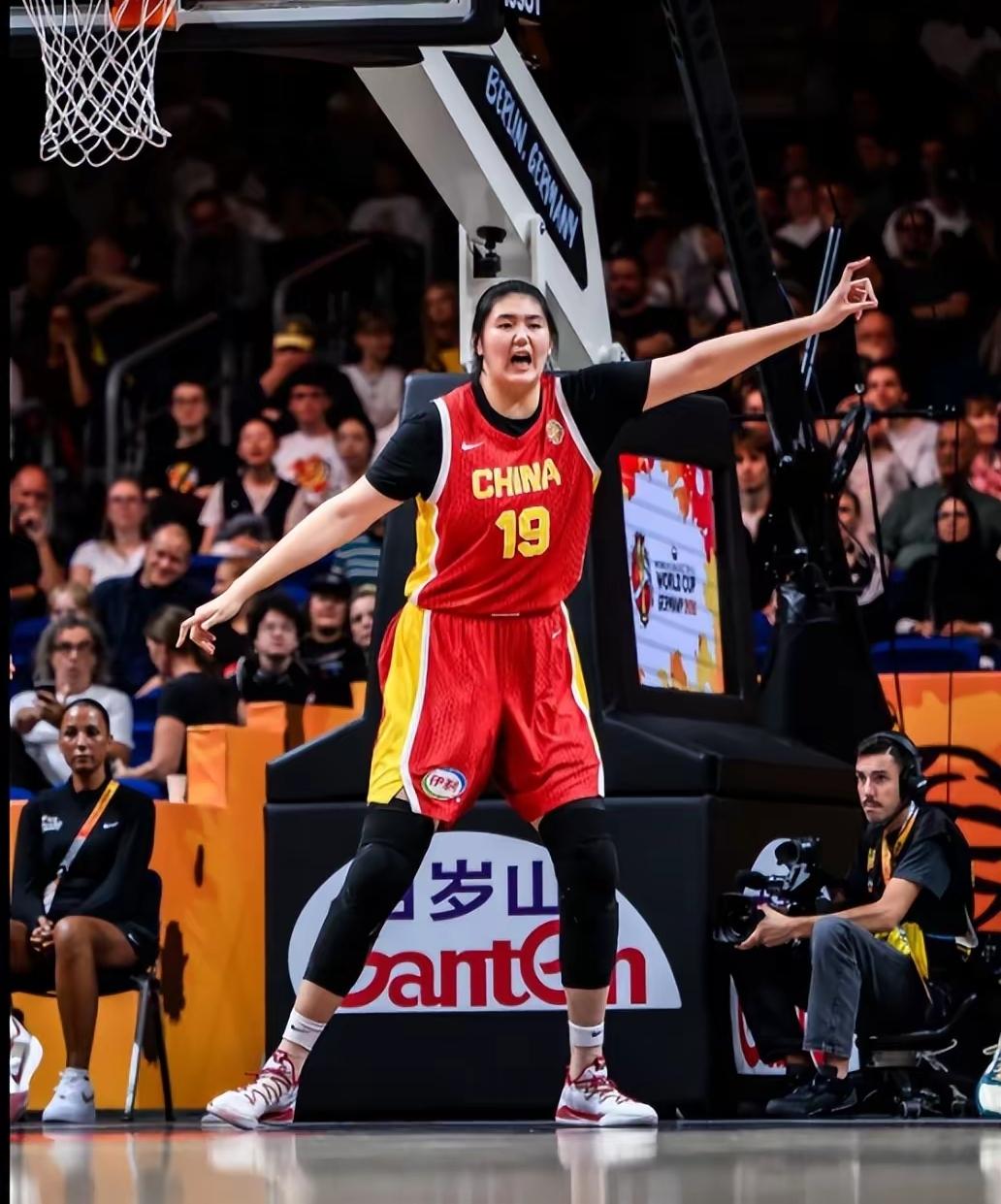 中国女篮2分险胜波多黎各！下一场面对东道主法国，能赢吗？目前2个好消息和2个坏