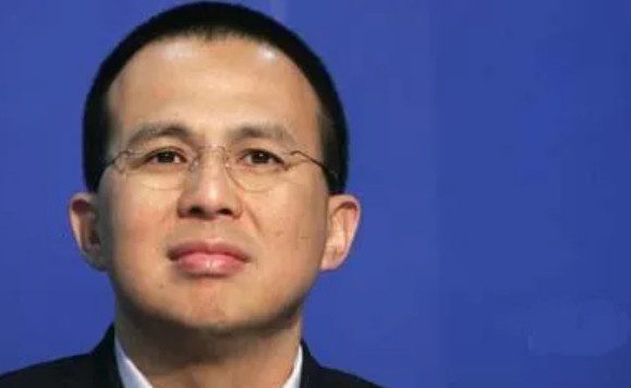 李泽楷现在应该是全网最苦恼的人了，梁洛施竟然曝光了恋情！！！铁打的汉子，流水