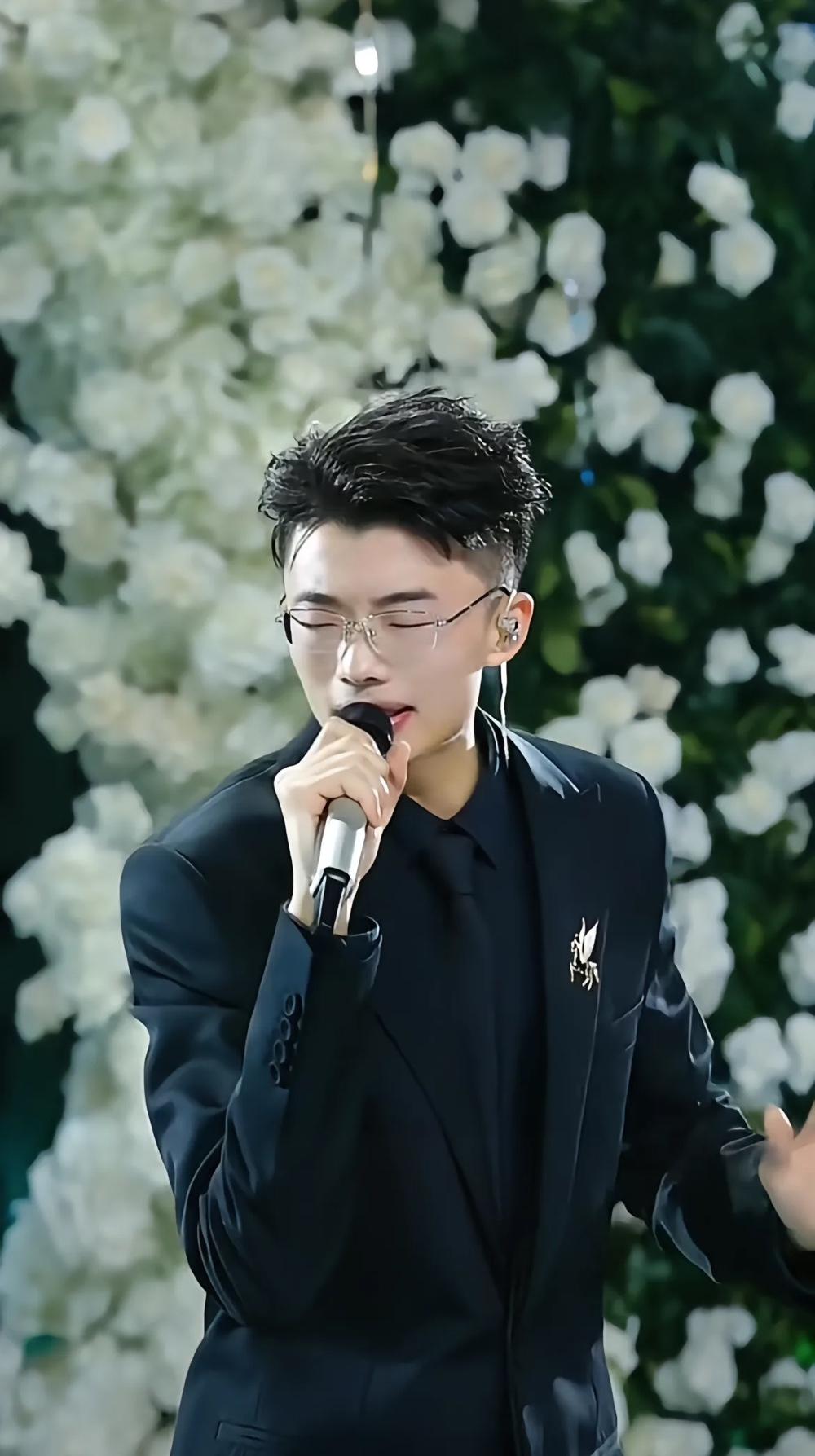 郭有才，从修电车学徒到网红顶流，他到底凭什么火遍全网？郭有才本名郭壮，199