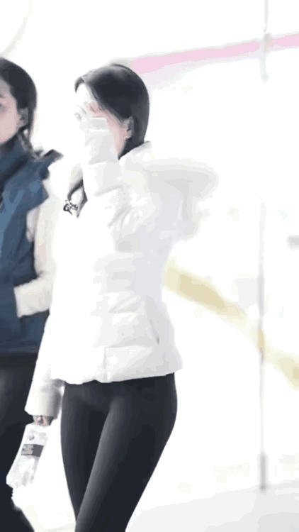 事实证明，紧身裤永远不会过时。