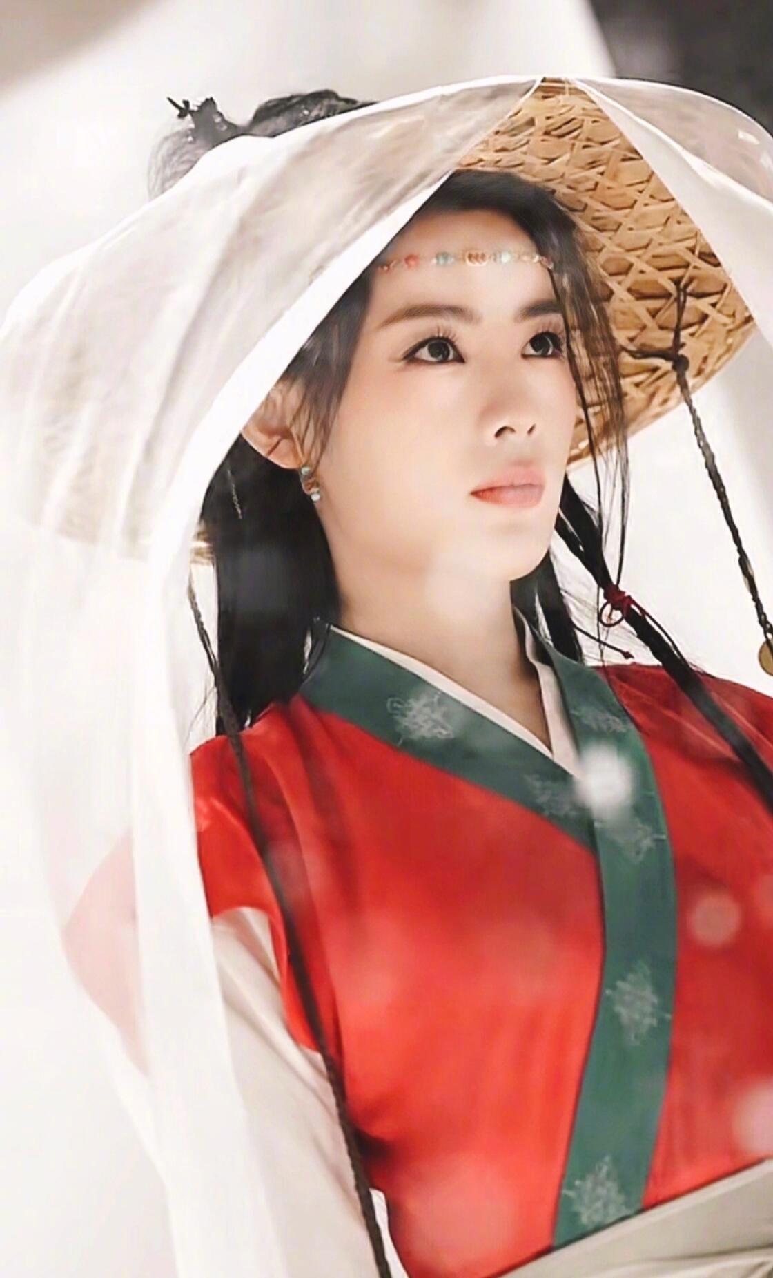 陈丽君微博之夜官宣微博之夜迎接我们的大漠小公主期待陈丽君闪耀微博之夜微博之夜