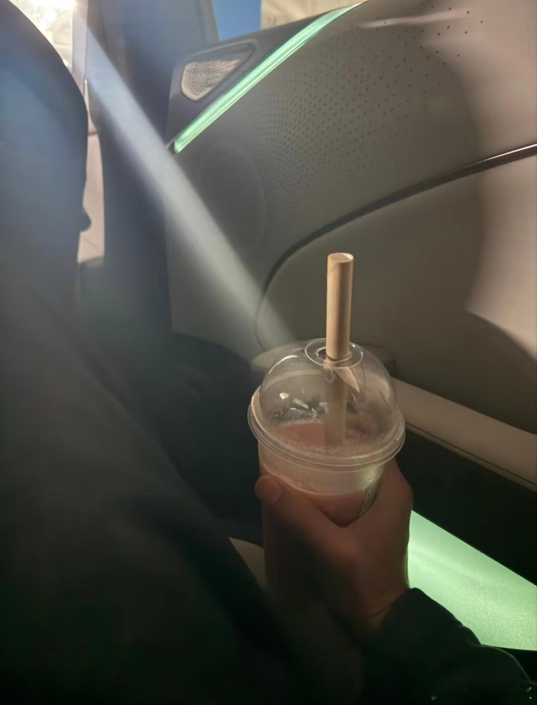 冬天打车臭车和冻车必须二选一吗真的！每年到冬天！打车就跟买彩票一样！前两天吃完饭