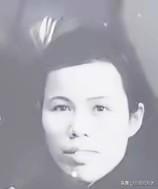 1949年，国民党撤往台湾时，宋美龄派人找到了戴安澜的遗孀王荷馨，对她说：“去台