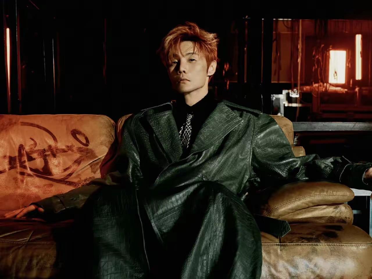 李荣浩肯定不是冲着《李白》的侵权，而和单依纯闹翻，在这一篇的千字长文中，李荣浩提