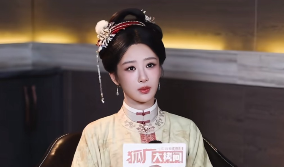 杨紫介绍采访分享自己放假要到10月份，6月到9月，这4个月的时间，还要忙于工作，
