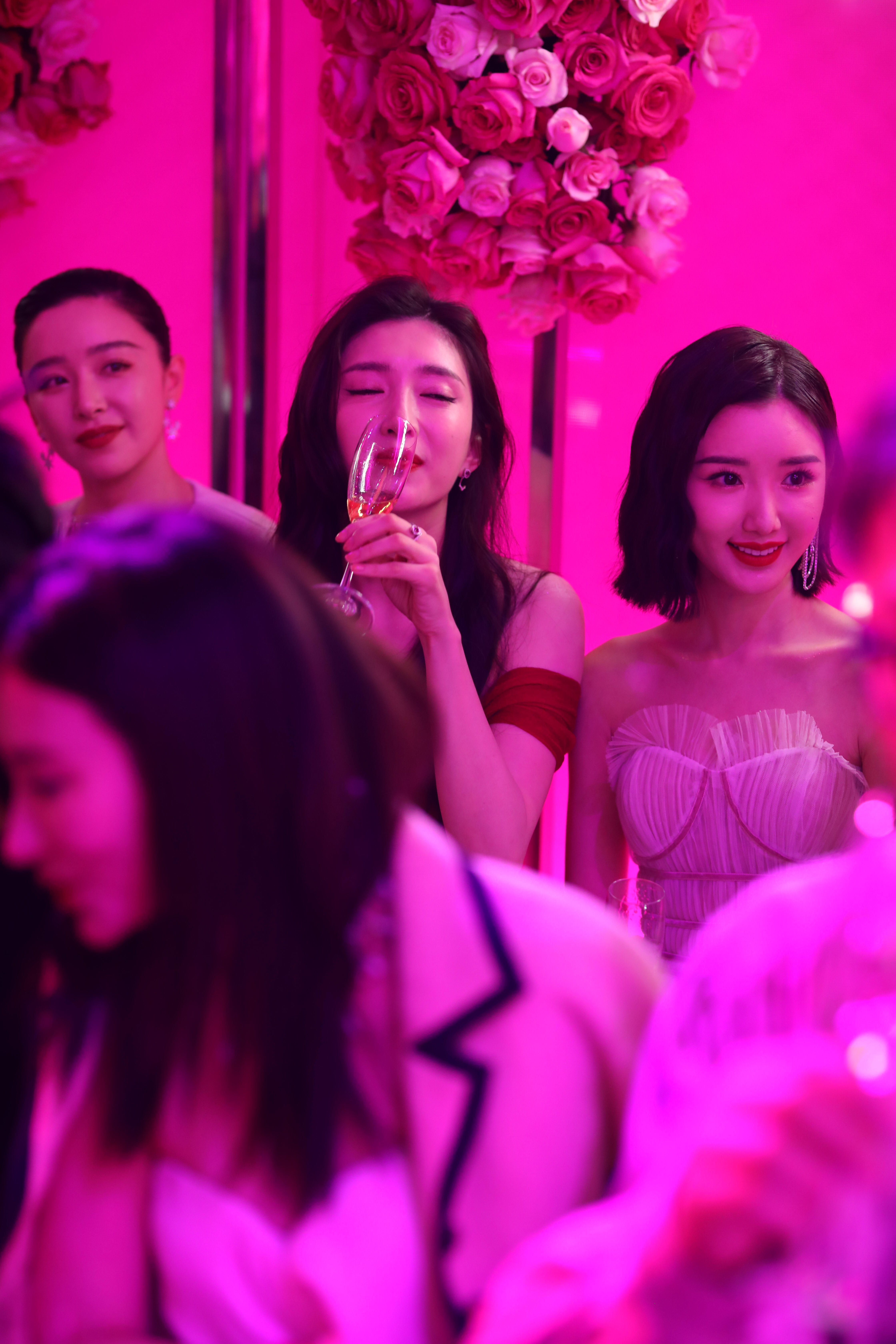 江疏影她们这是在干嘛？​​​