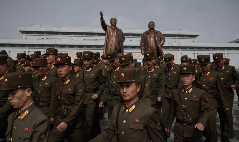 金正恩豁出去了，比普京还狠，就要干垮乌克兰，俄紧急改装运输机朝鲜官方宣布，将在原