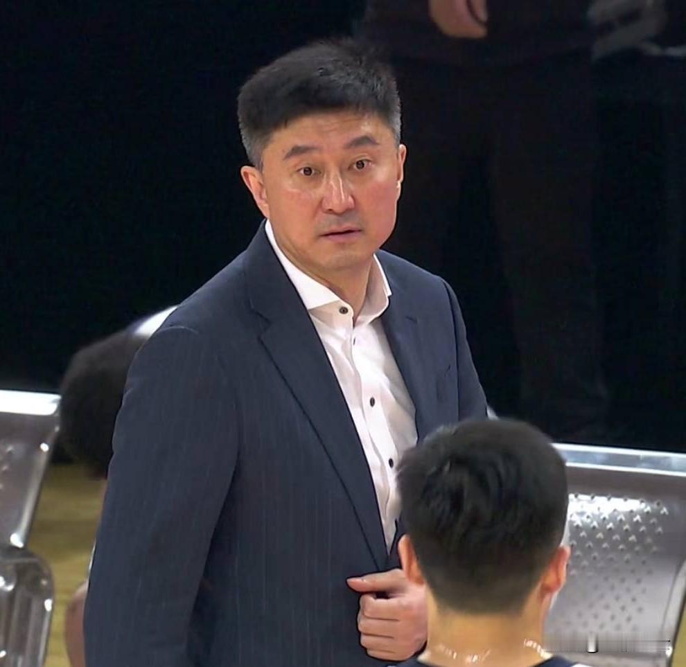 杜锋太疯狂了[捂脸哭]打造CBA最快双塔CBA俱乐部杯，广东宏远队VS合肥狂风