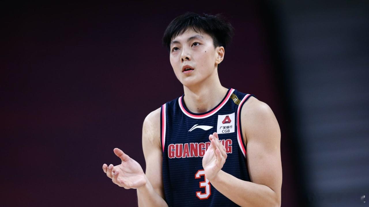 不比不知道！看看CBA20支球队当家球星的总得分！1、广东：胡明轩，3602分，