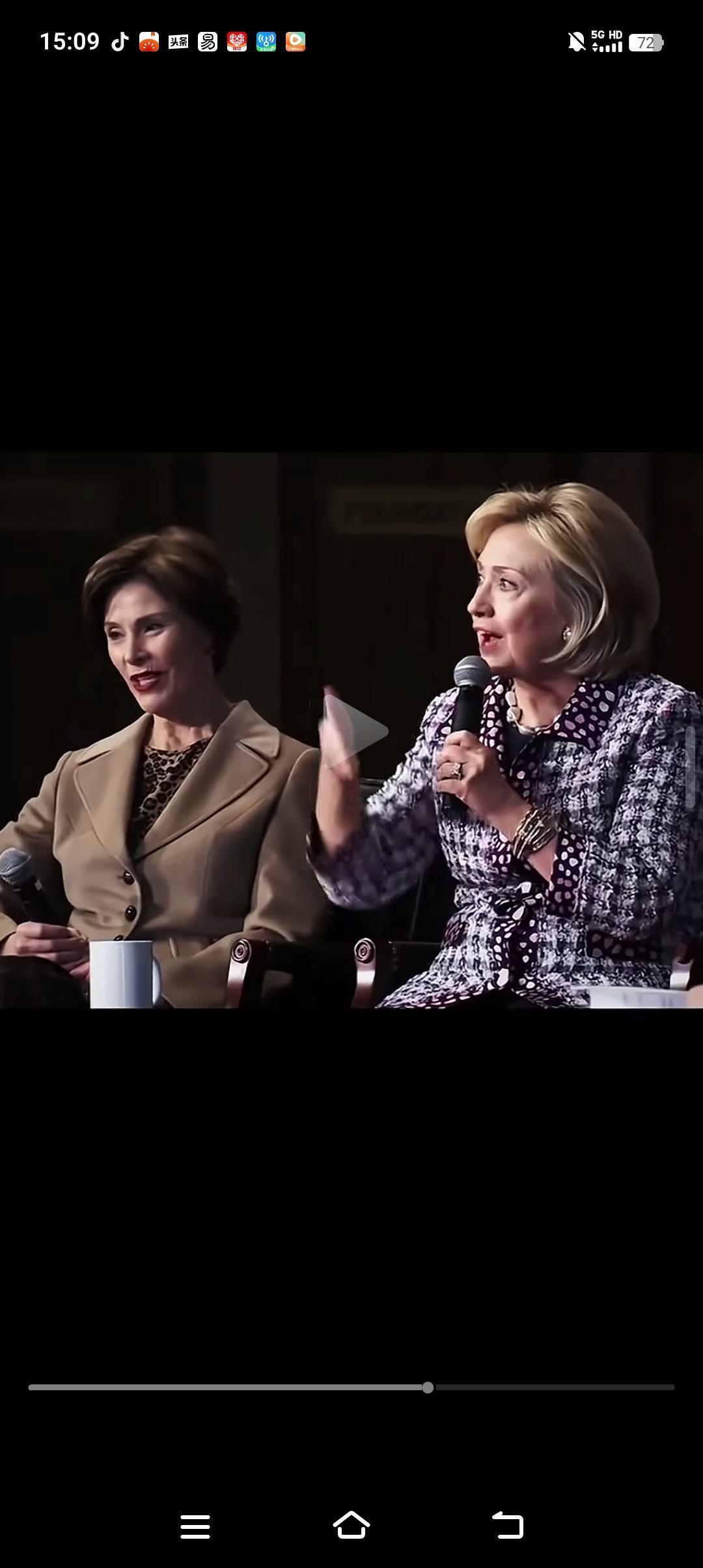 人家问，两个女人哪个更幸福？有人说，一个要权力，一个要家庭。真的是如此吗？如果换