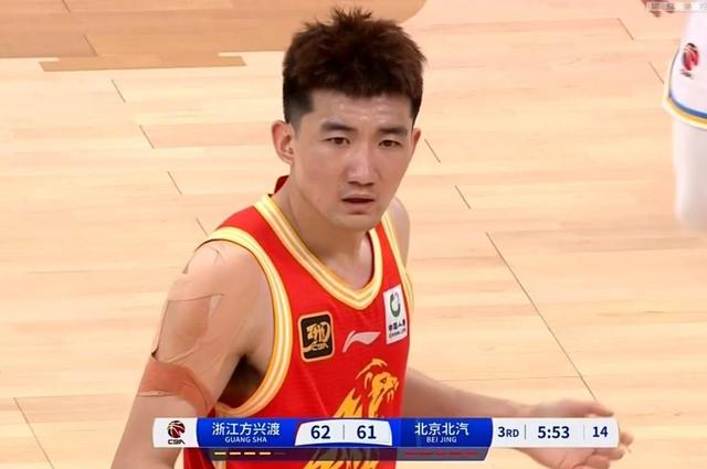 广厦男篮1-1北京男篮,创造球队历史,孙铭徽28+9胡金秋21+5!