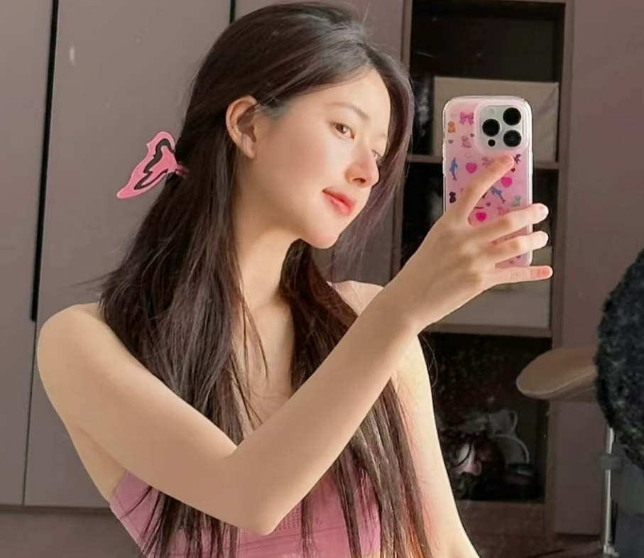 爱意在厌阳高照中灿烂，思念在星火斑斓中沉沦