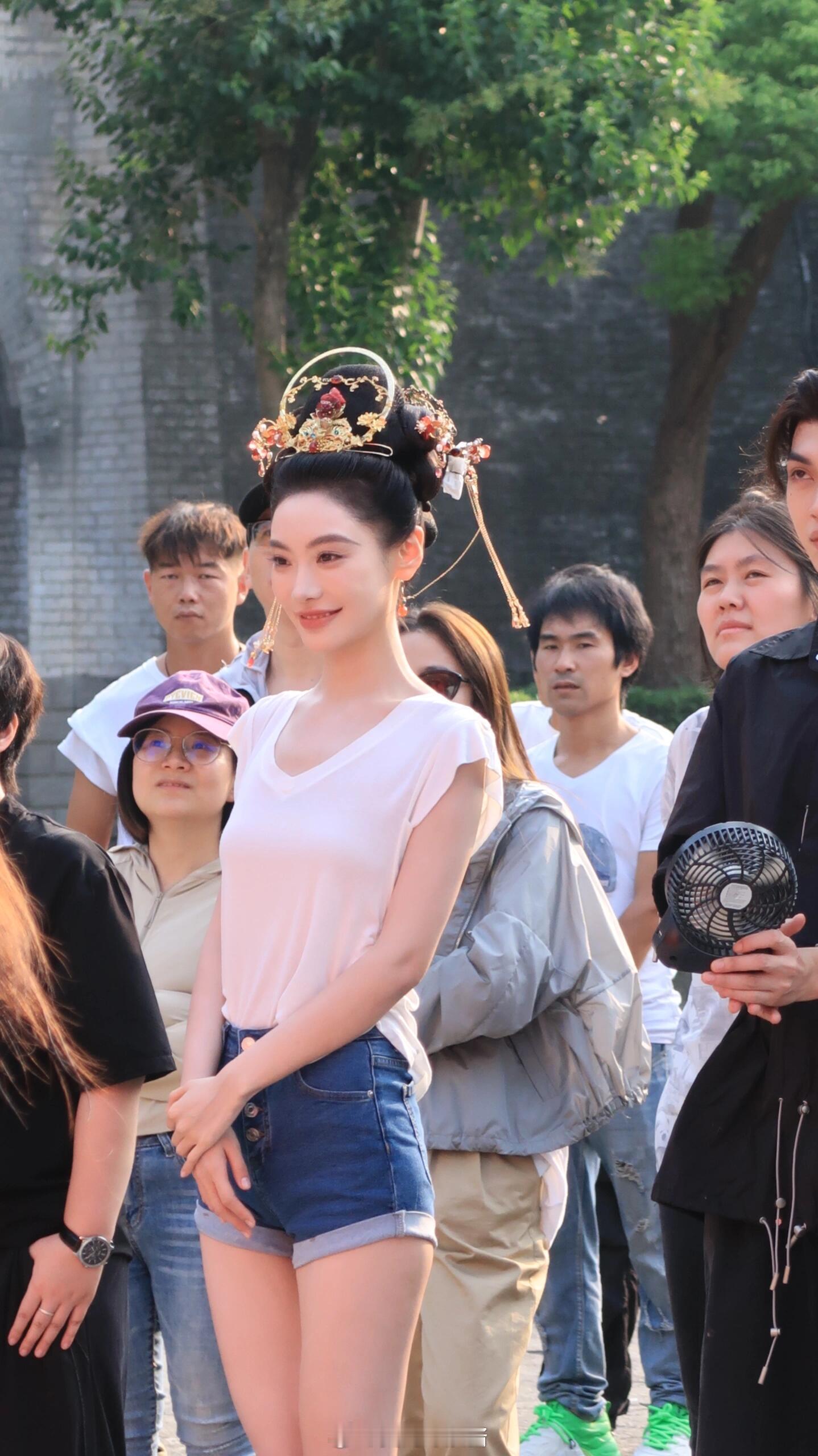 听说是网红四美之一​​​