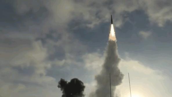 明牌了，这导弹就是美国航母舰队的“噩梦”！一段军事试验画面引发广泛关注，05