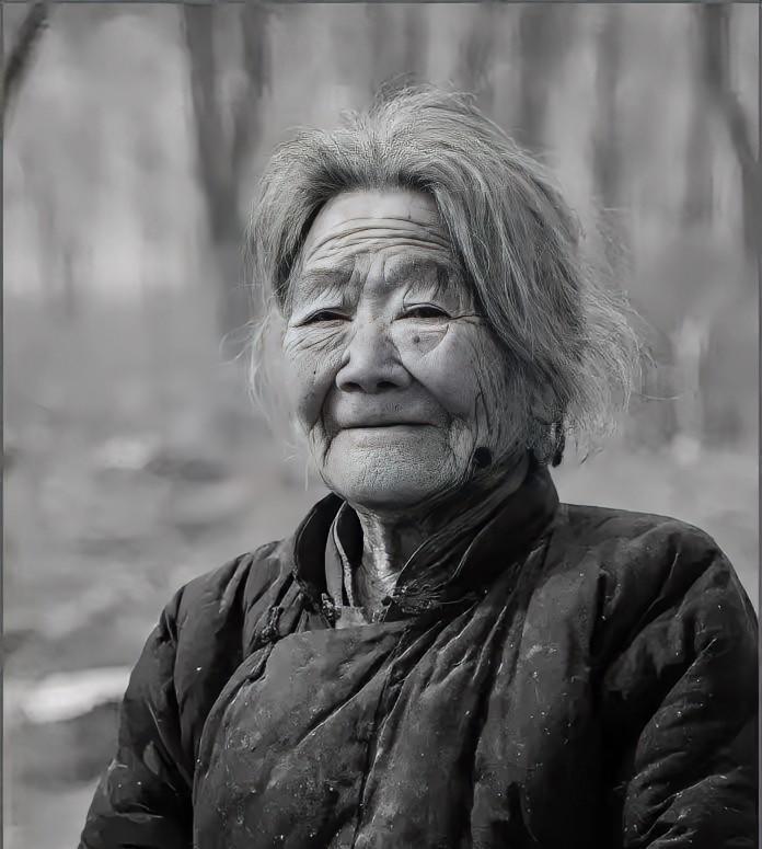 1949年，一个解放军军长回家探亲，亲娘就在眼前，他却装作不认识，还撒谎说：大娘