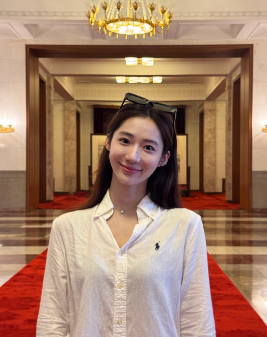 高干文女主之眼神坚定的像入党！​​​
