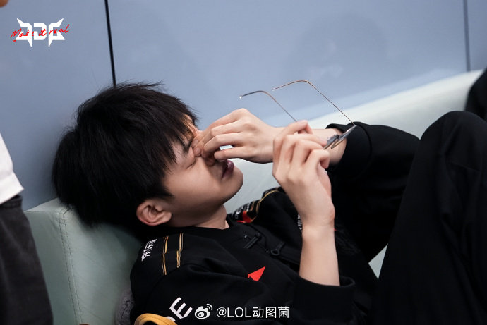 真这么烂🧐网友统计Xun拼惩数据：被抢远古龙率100%被抢大龙率87.5%好