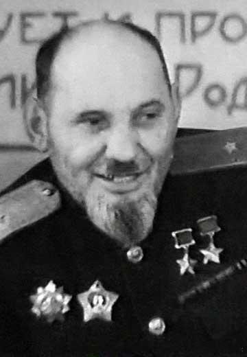 两次苏联英雄的游击老爹：西多尔·科夫帕克一、没走的市长1941年6月，德国人打进乌克兰。苏梅州的党政