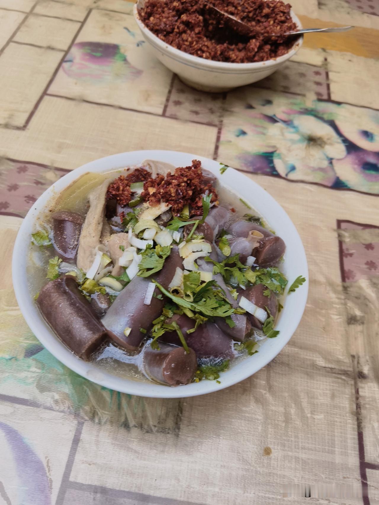 @豆包帮我点评。七分饱，不可能，特别是孩子和年轻人，还有重体力劳动者，每天工作