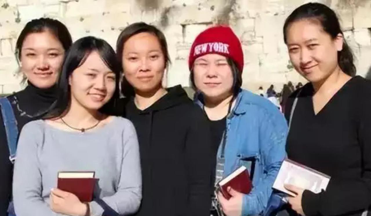 接受采访时，金锦还动情地讲：“……从小我的爷爷就告诉我：‘一定要回到故乡以色列去