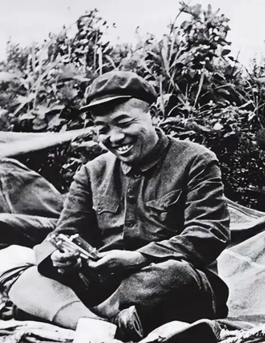 1951年，10万志愿军被美军包饺子，一向淡定自若的彭老总心急如焚连忙向毛主席求