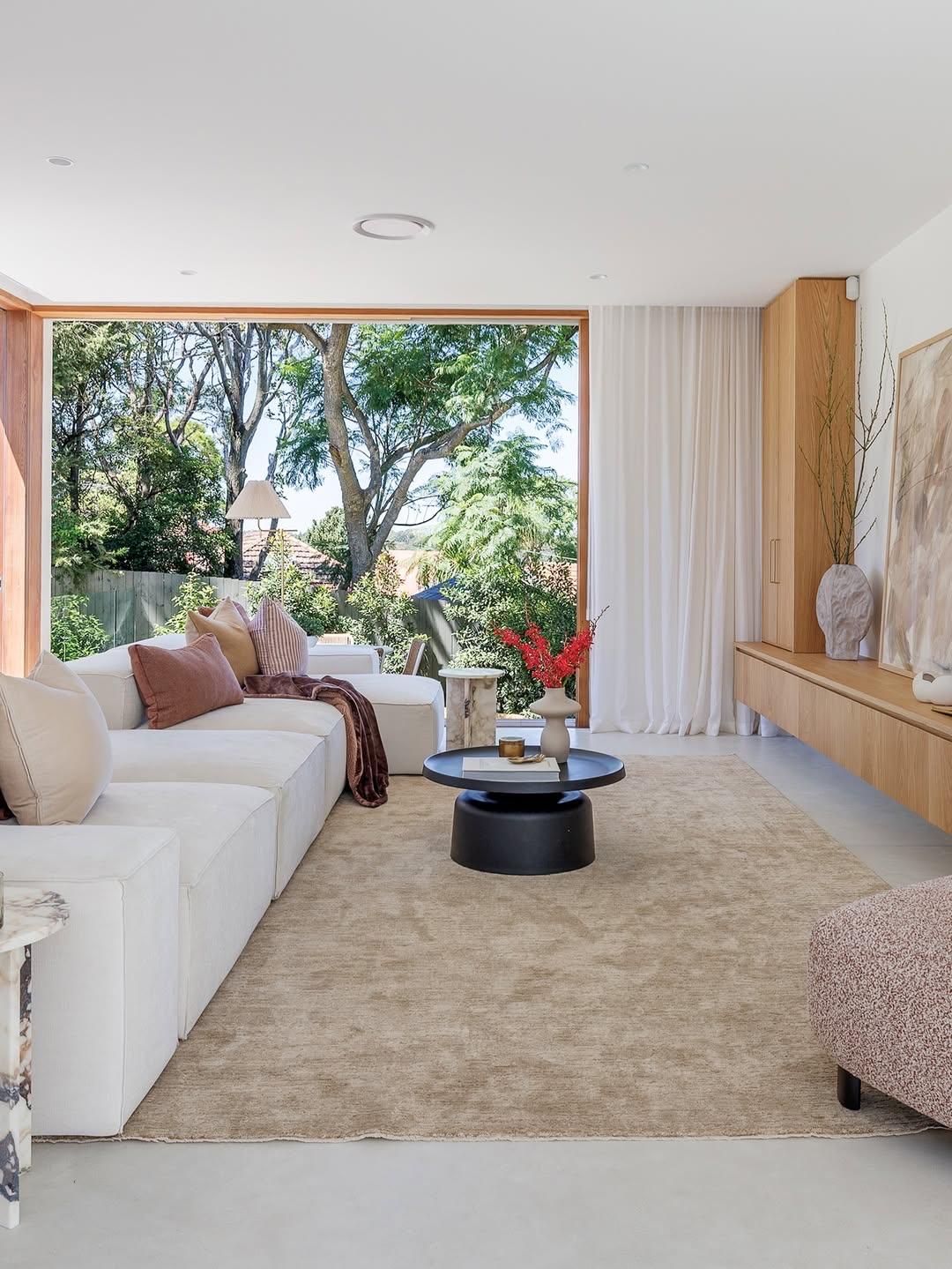 442㎡别墅，居家便是与自然相拥的惬意时光。你喜欢什么风格装修别墅