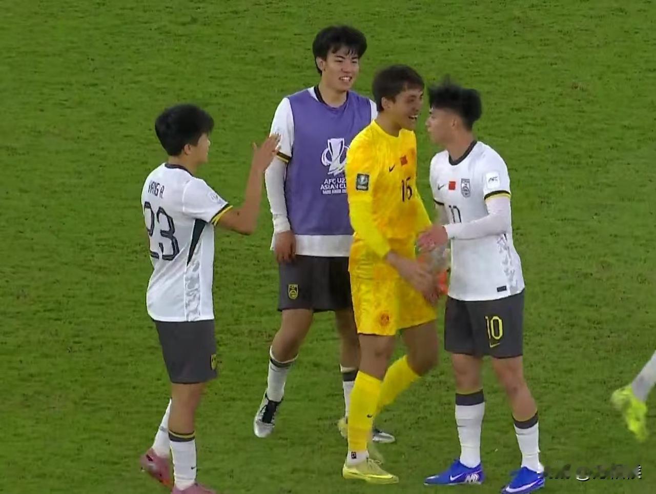 而早在1月20日19.30开始的日本-韩国比赛中，日本一比零赢下韩国首先进入决赛