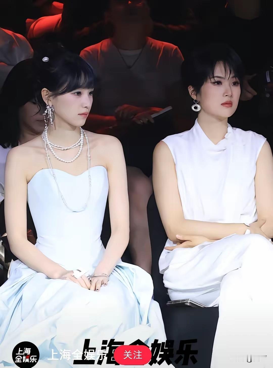 姚安娜的气质真不是盖的和黄灿灿一起出席活动，虽然两人都是穿的一身白色，黄灿灿看