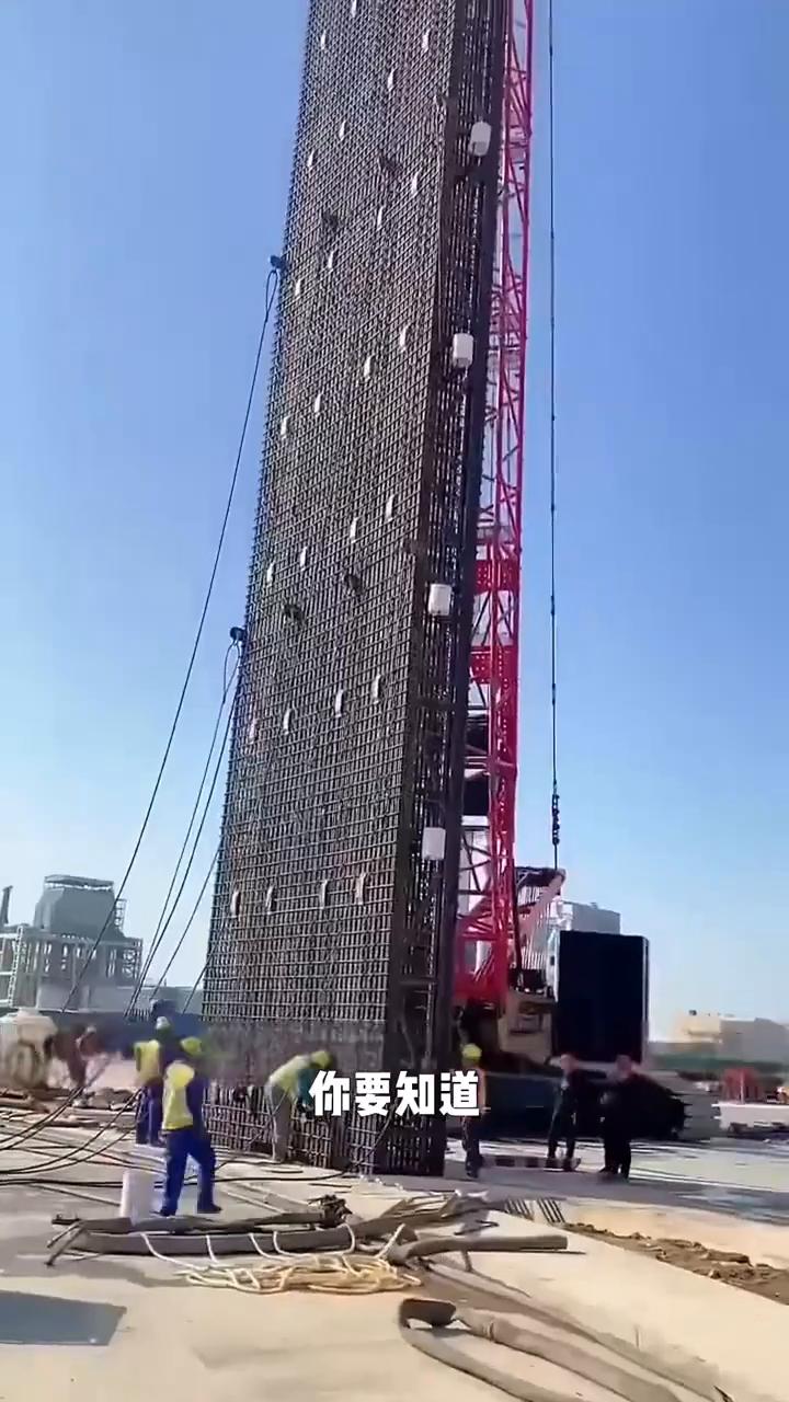为什么这座桥墩会突然倒塌？调查之后才发现施工方竟然没有在里面放钢筋。你要知道在桥