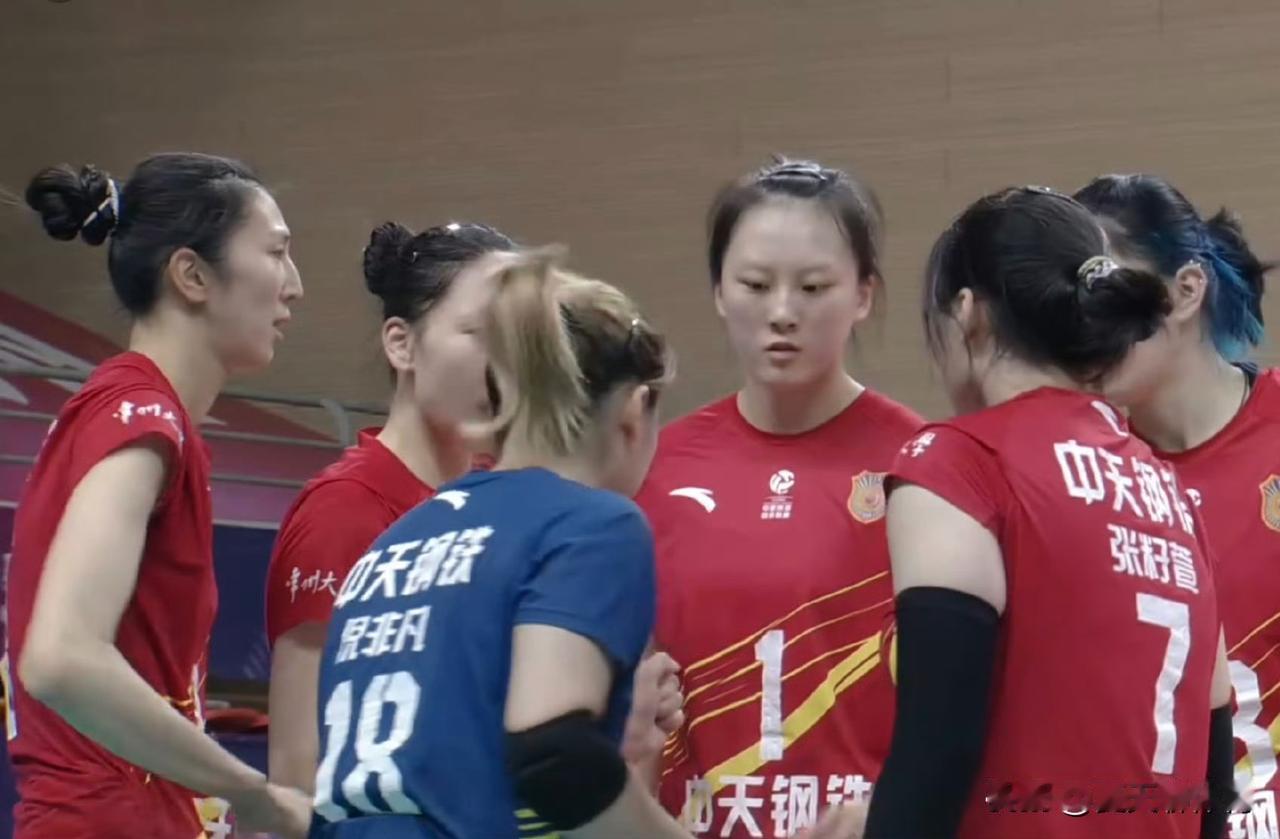 没了龚翔宇、刁琳宇、张常宁的江苏女排真的啥都不是！这支天津女排几位队员陈鹤心、路