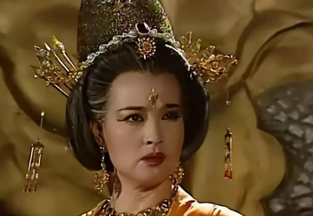 684年，武则天派人让儿子李贤自尽，李贤悲愤欲绝说:“我已废为庶民，母亲终究还是