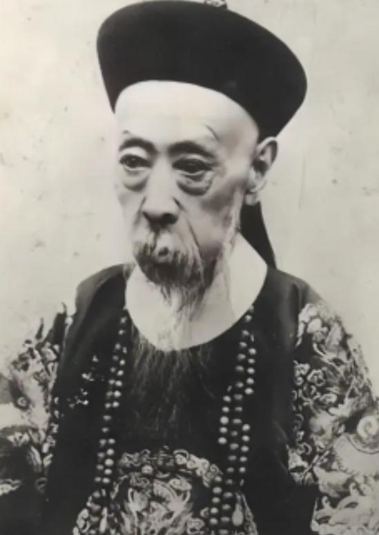 清朝最大贪官并非和珅，而是铁帽子王，1911年英国《泰晤士报》曝光庆亲王奕劻在汇