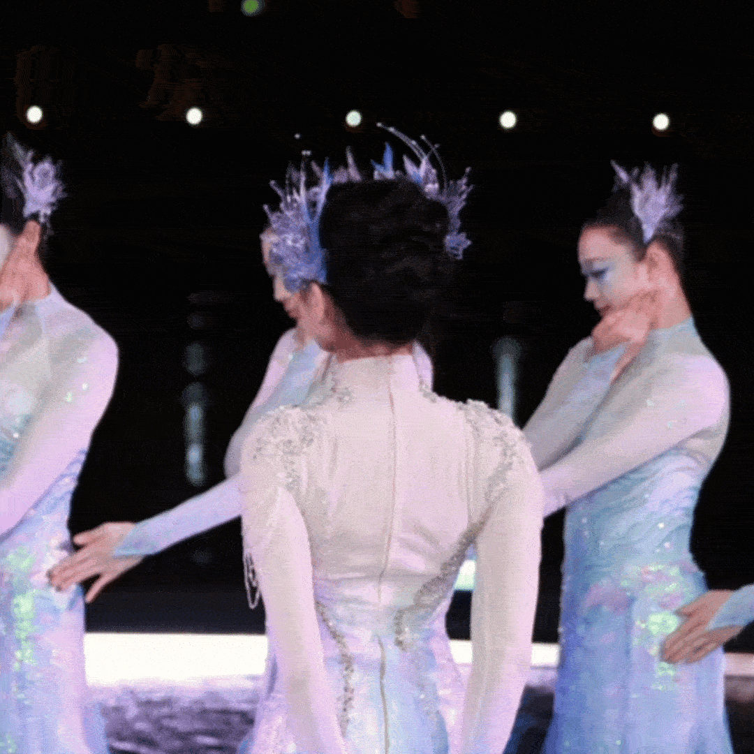 热巴人鱼妆被骂上热搜？今年春晚宜宾分会场，热巴一出来，那套人鱼姬妆直接把