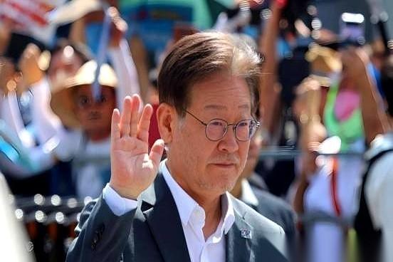 在韩国，有个地方叫检察厅，78年了，它才是真正的“总统”。所有坐上最高位子的人，