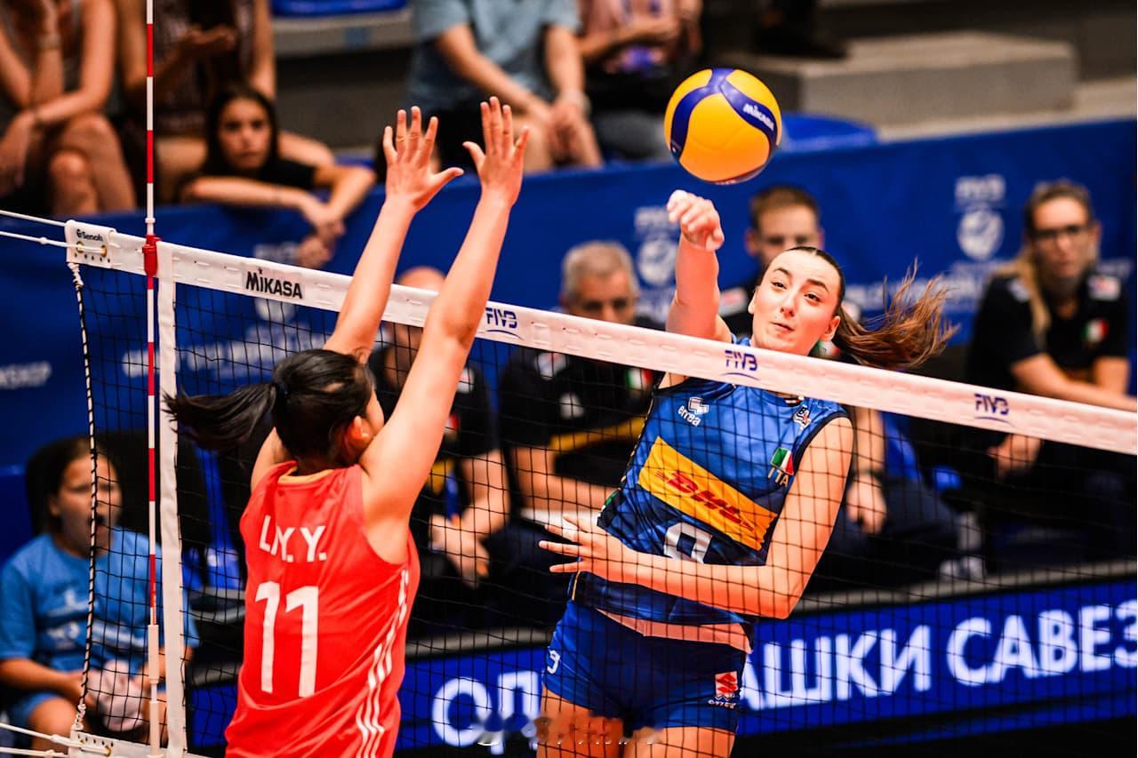 【2025U19女排世锦赛小组赛：中国国少女排1-3意大利国少女排】北京时间7